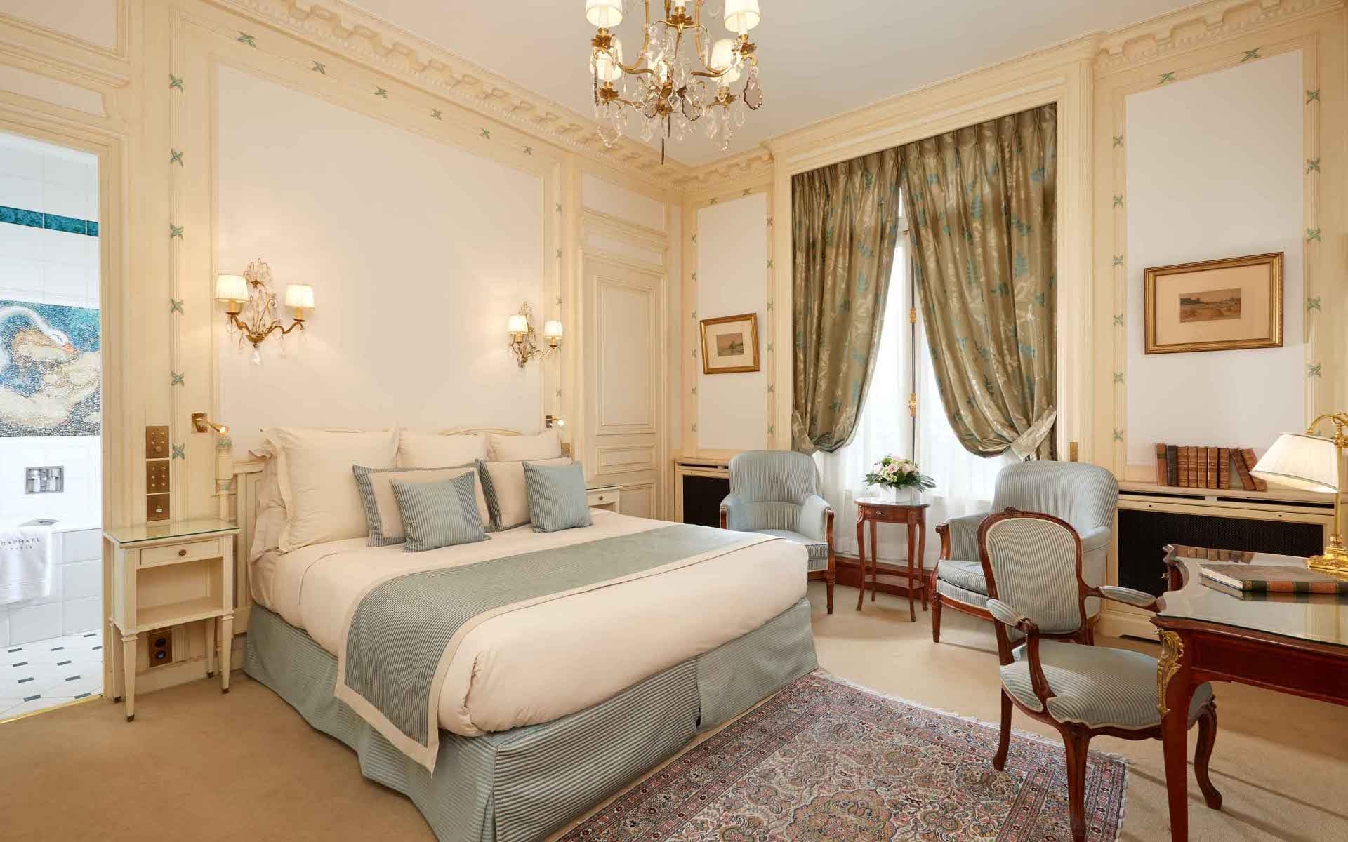 266/4-chambres/Superieure/Room Superior 3 -  Hotel Raphael Paris.jpg